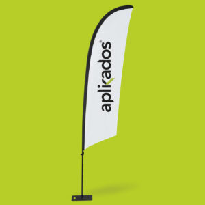 Bandera tipo vela para playa con impresión en poliéster y mástil incluido - Aplikados